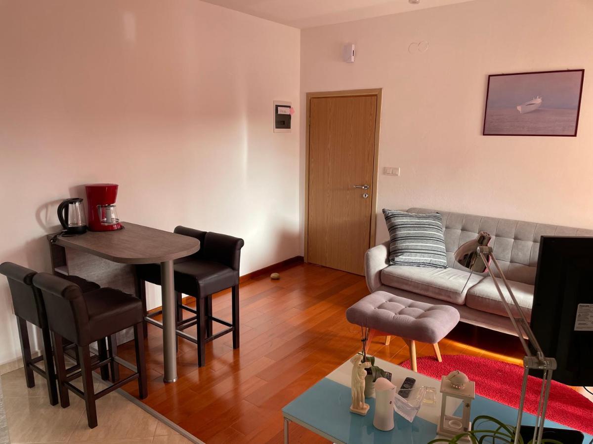 Apartments Dumina Murter Bagian luar foto
