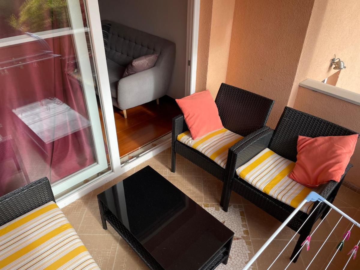 Apartments Dumina Murter Bagian luar foto